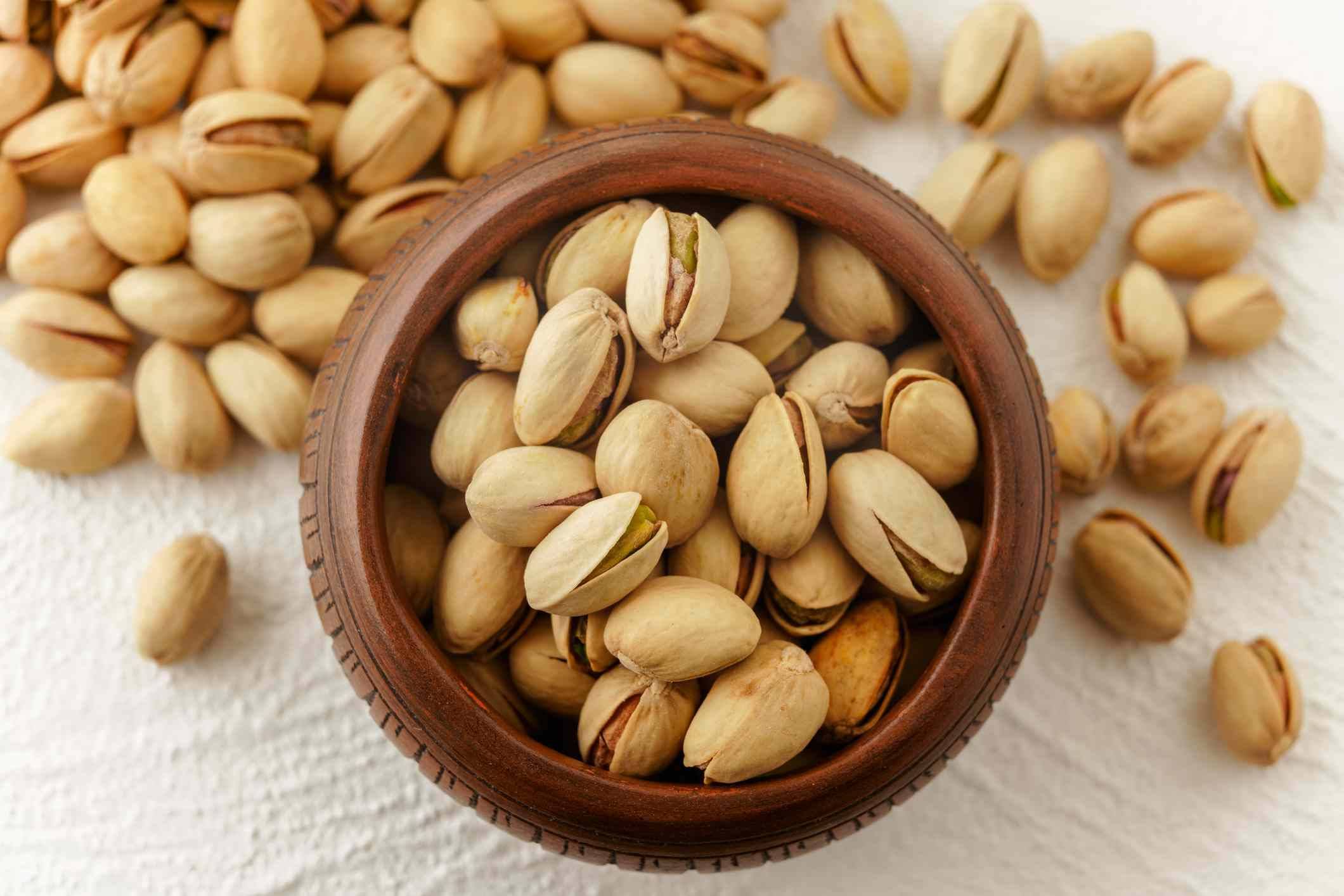 زمانبندی کود دهی درخت پسته چگونه است؟